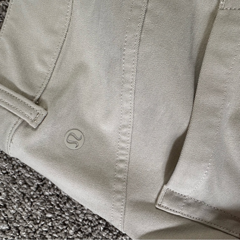 Lululemon women’s khaki pants size 27